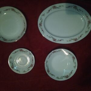 Elegant Floral Dinnerware Set